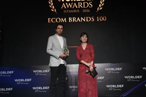 E-Com Women 50 gallery photo 1